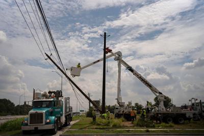 Texas Gov. Abbott gives CenterPoint Energy deadline for plan to fix power issues after Beryl slams Houston